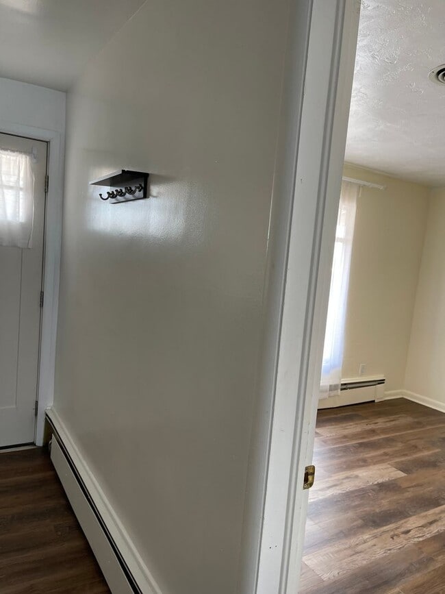 Building Photo - 331 Royal Gorge Blvd