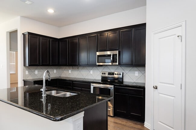 Building Photo - 336 Emerald Creek Dr