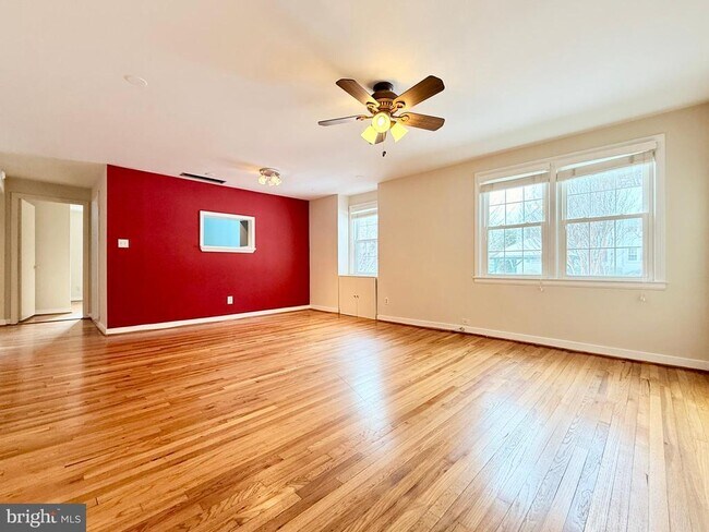 Building Photo - 2205 Washington Ave