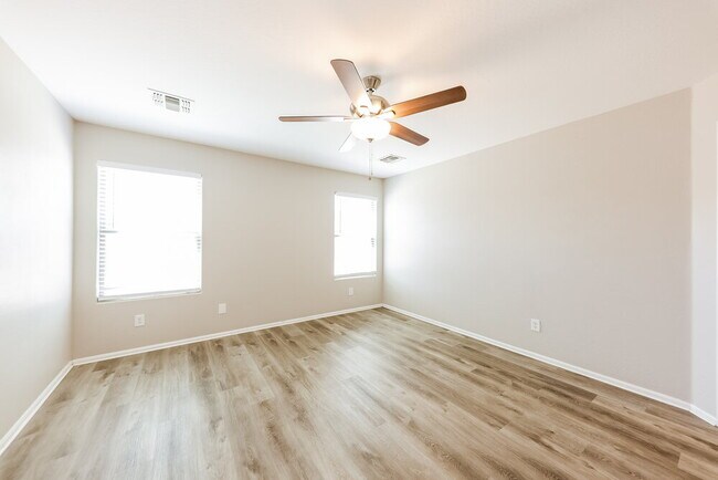 Building Photo - 10309 W Hess St