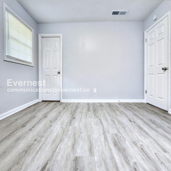 Building Photo - 1079 Shieldcrest Way