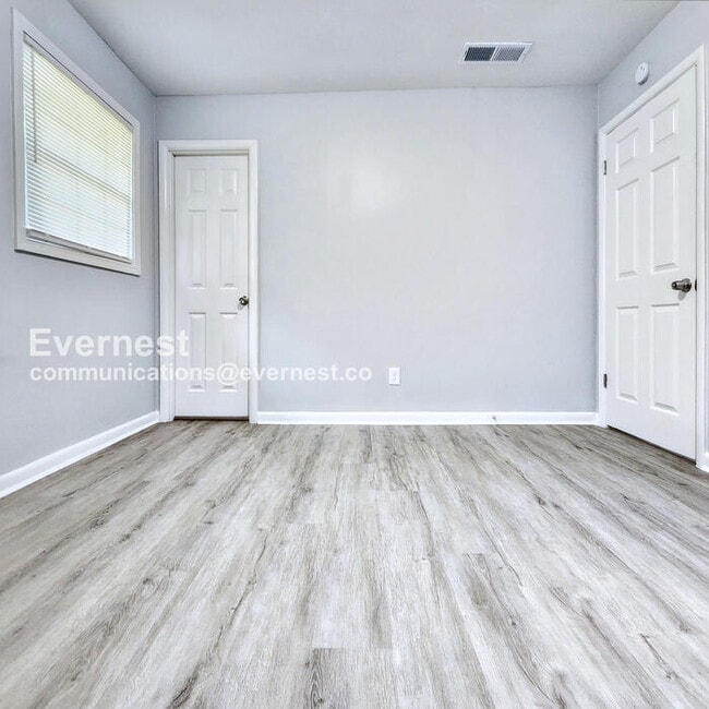 Building Photo - 1079 Shieldcrest Way