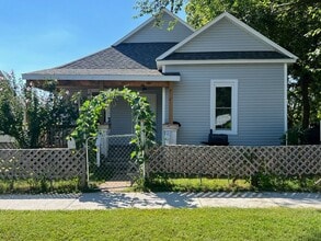 Building Photo - 3 bedroom 2 Bath $875