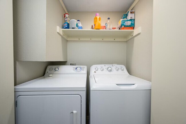 Building Photo - 4850 E Desert Cove Ave