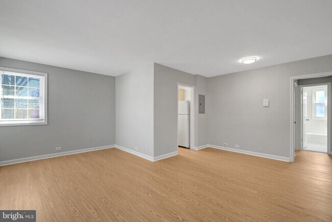 Building Photo - 206 N Trenton St