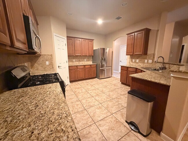 Building Photo - 8527 Winchester Way
