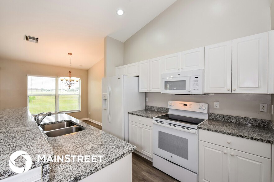Building Photo - 2405 NW Juanita Pl