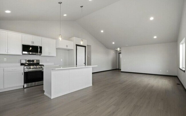 Building Photo - New Construction !