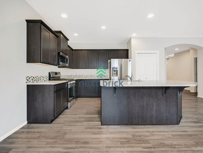 Building Photo - 5 Bed 3 Bath Single-Family Home Available ...