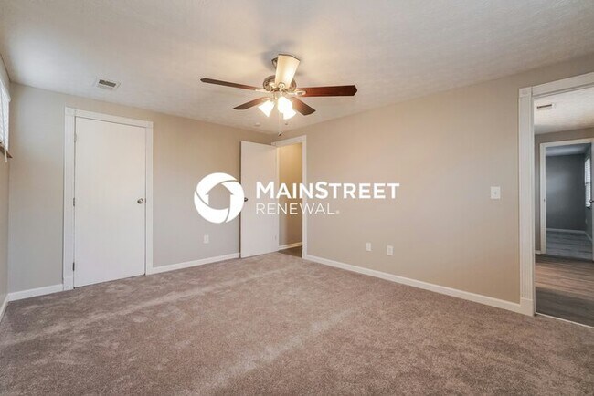 Building Photo - 4 Bedroom Pet-Friendly Home in Reynoldsbur...