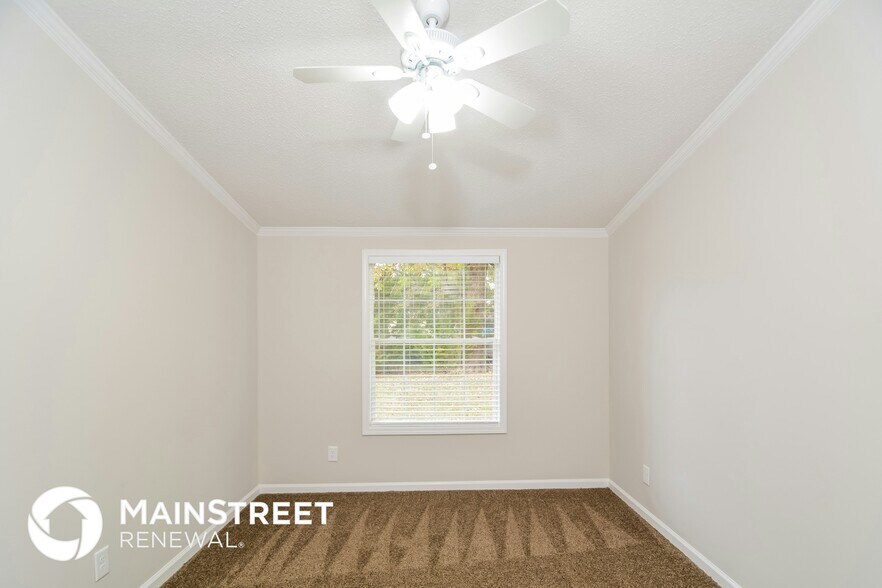 Building Photo - 617 E Walnut Ave