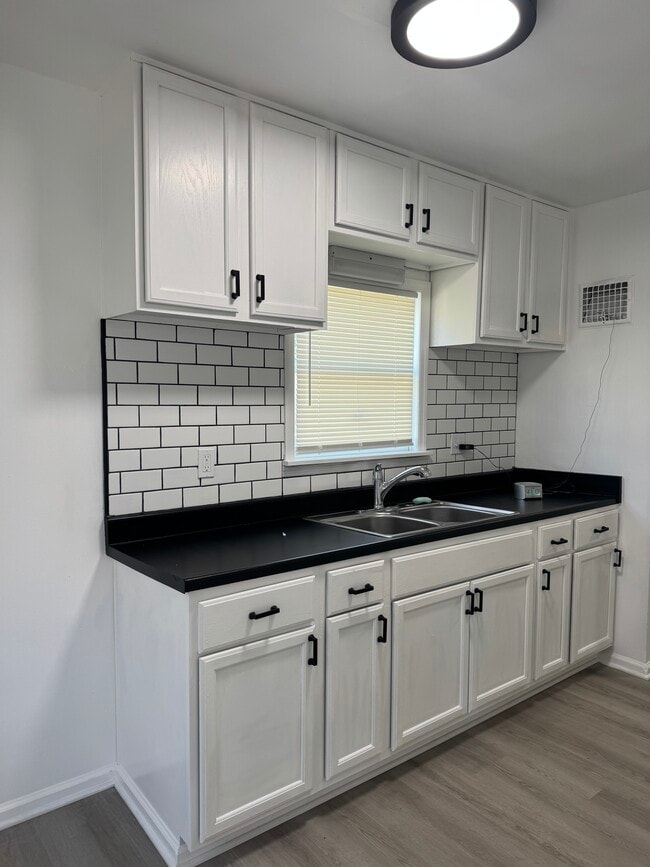 Building Photo - 1596 S Champion Ave