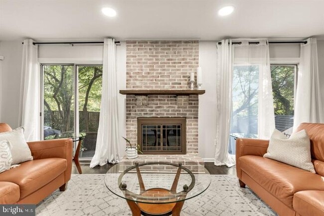 Building Photo - 10855 Lockwood Dr