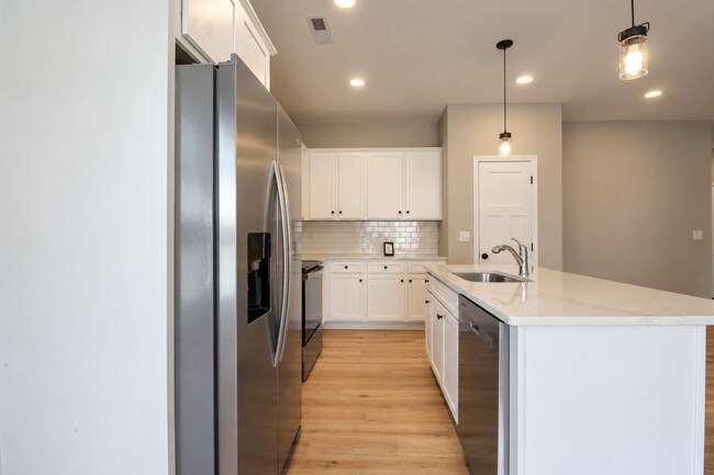 Building Photo - 1407 Brook Hill Drive