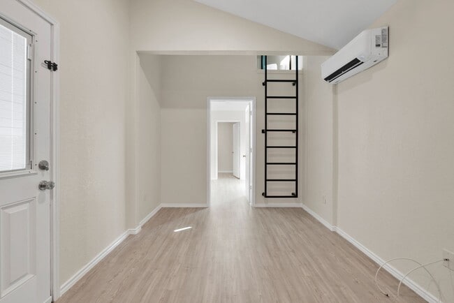 Building Photo - 7184 Elm Cv