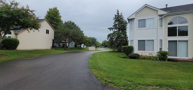 Building Photo - 235 Wellington Cir