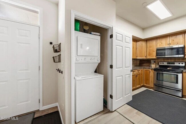 Building Photo - Fully Furnished Mountain Condo | Flexible Lease Terms | Garage Included | Fraser, CO