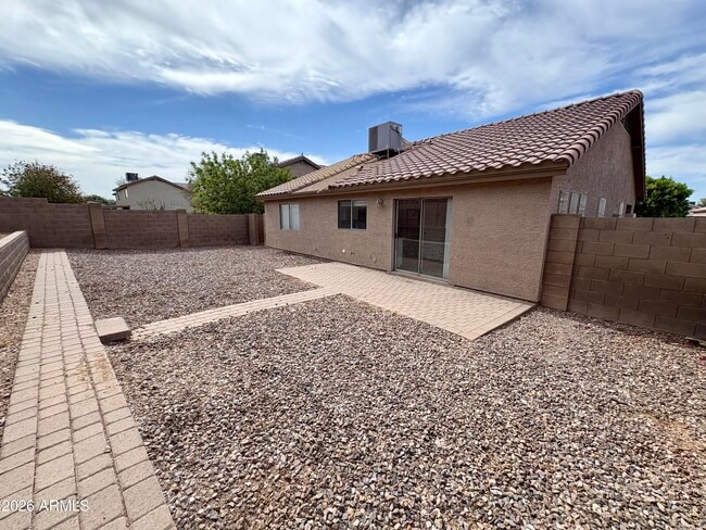 Building Photo - 8556 W Carol Ave