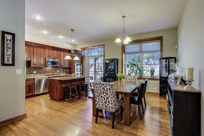 Dining Room - 1801 W Thomas St