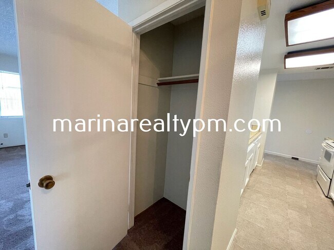 Building Photo - 2 bed 2 bath single family home in established neighborhood in City of Suisun