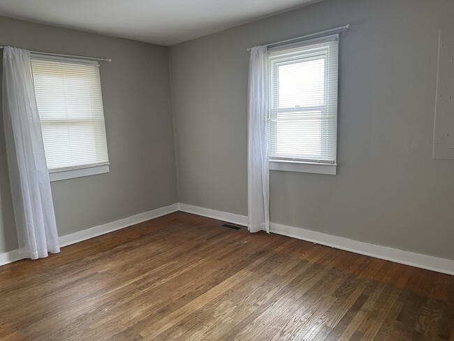 (2) BR with Original Hardwood Floors - 717 W Main St