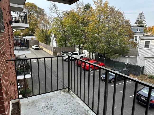 Building Photo - 95 Nahant St