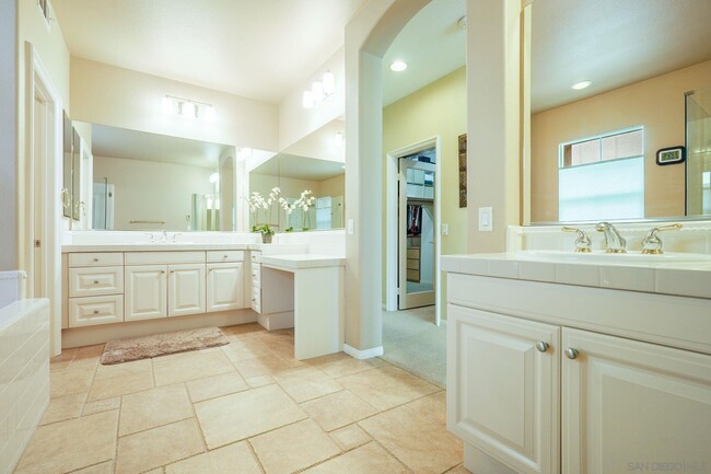 Building Photo - 43 Topanga