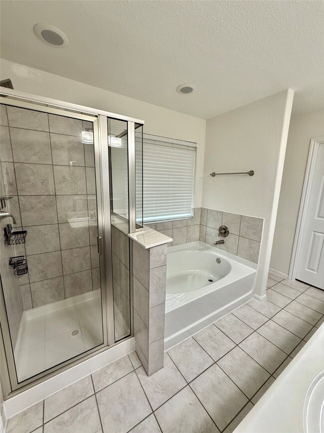 Building Photo - 16538 Twinwalker Drive