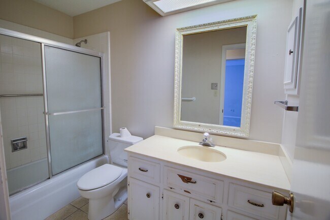 Building Photo - Windmill Hill Patio Home