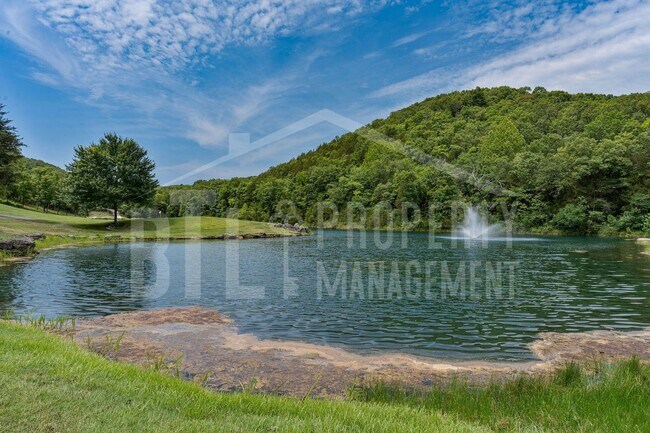 Building Photo - 3 Bedroom/2 Bath Duplex in Stonebridge Vil...