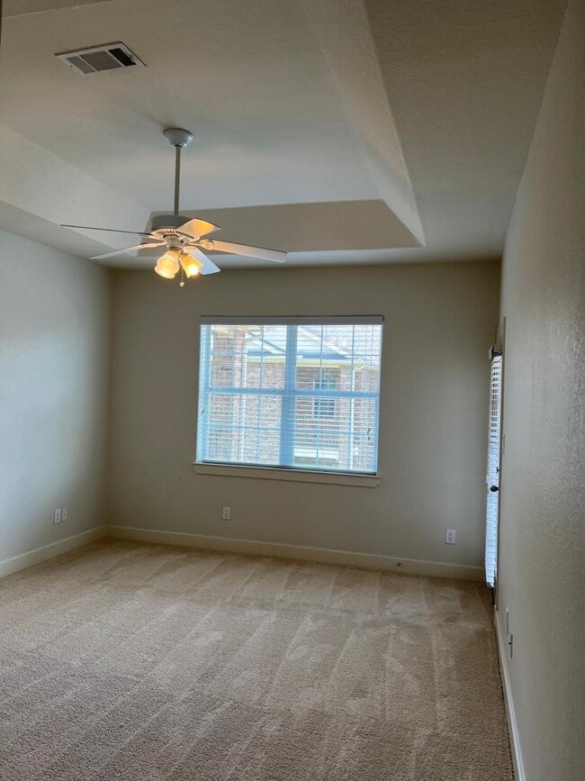 Building Photo - 2865 Westhollow Dr