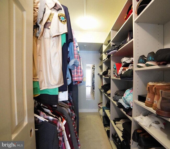 Building Photo - 12205 Fairfield House Dr