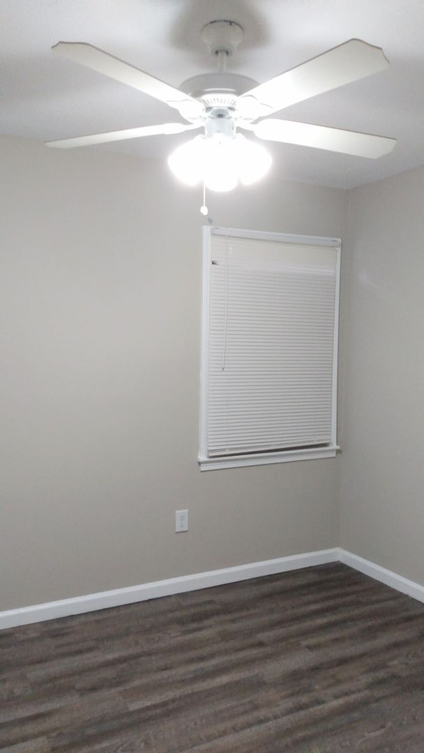 Building Photo - Charming 4 Bedroom Home with Carport in Memphis! - Open To Section 8