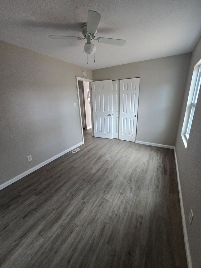 Building Photo - LIMITED TIME**NO APPLICATION FEE**1/2 OFF DEPOSIT**