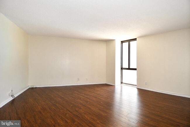 Building Photo - 6800 Fleetwood Rd