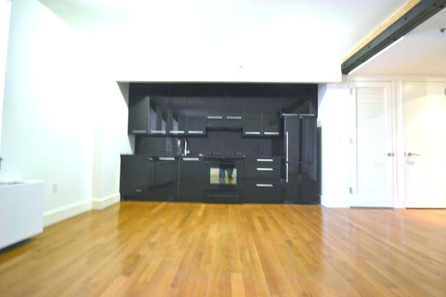 Primary Photo - 487 Keap St
