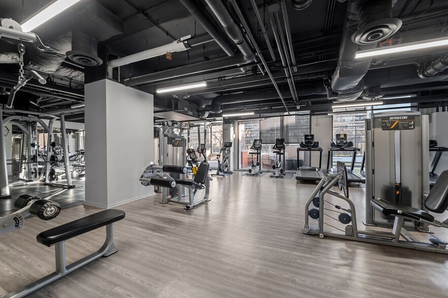 Fitness Center - 2020 N Lincoln Park W