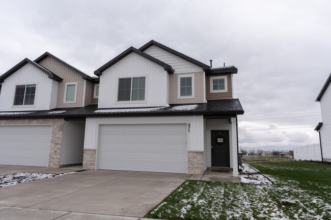 Building Photo - 471 N 300 W