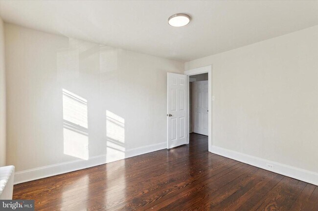 Building Photo - 417 Garfield Ave