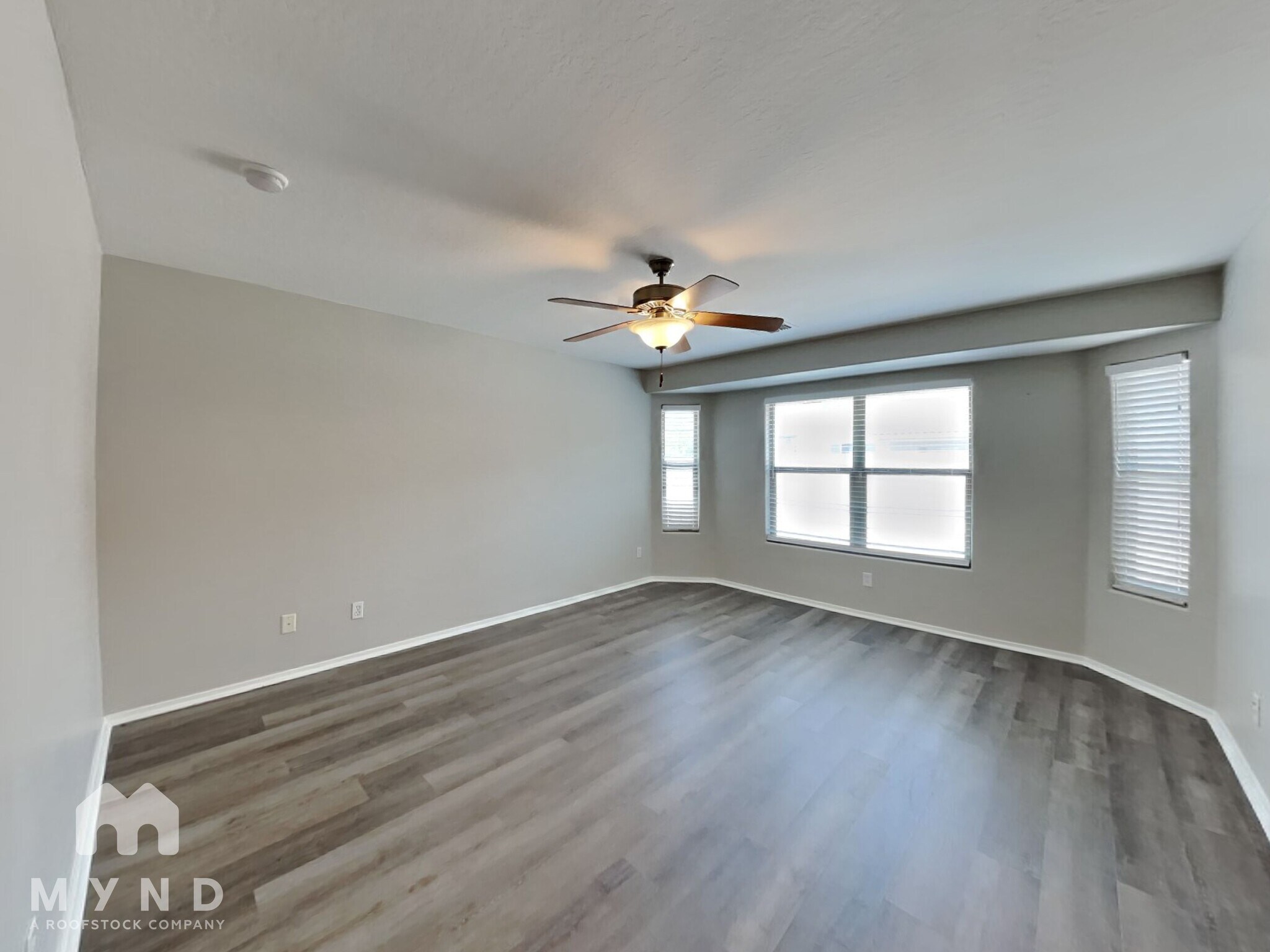 Building Photo - 836 W Burkhalter Dr