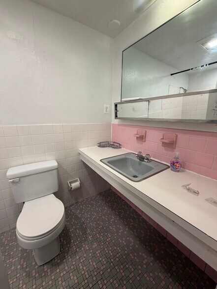 Building Photo - 306 Tappan St