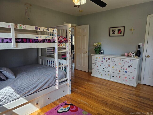 Building Photo - 856 Shagbark Dr