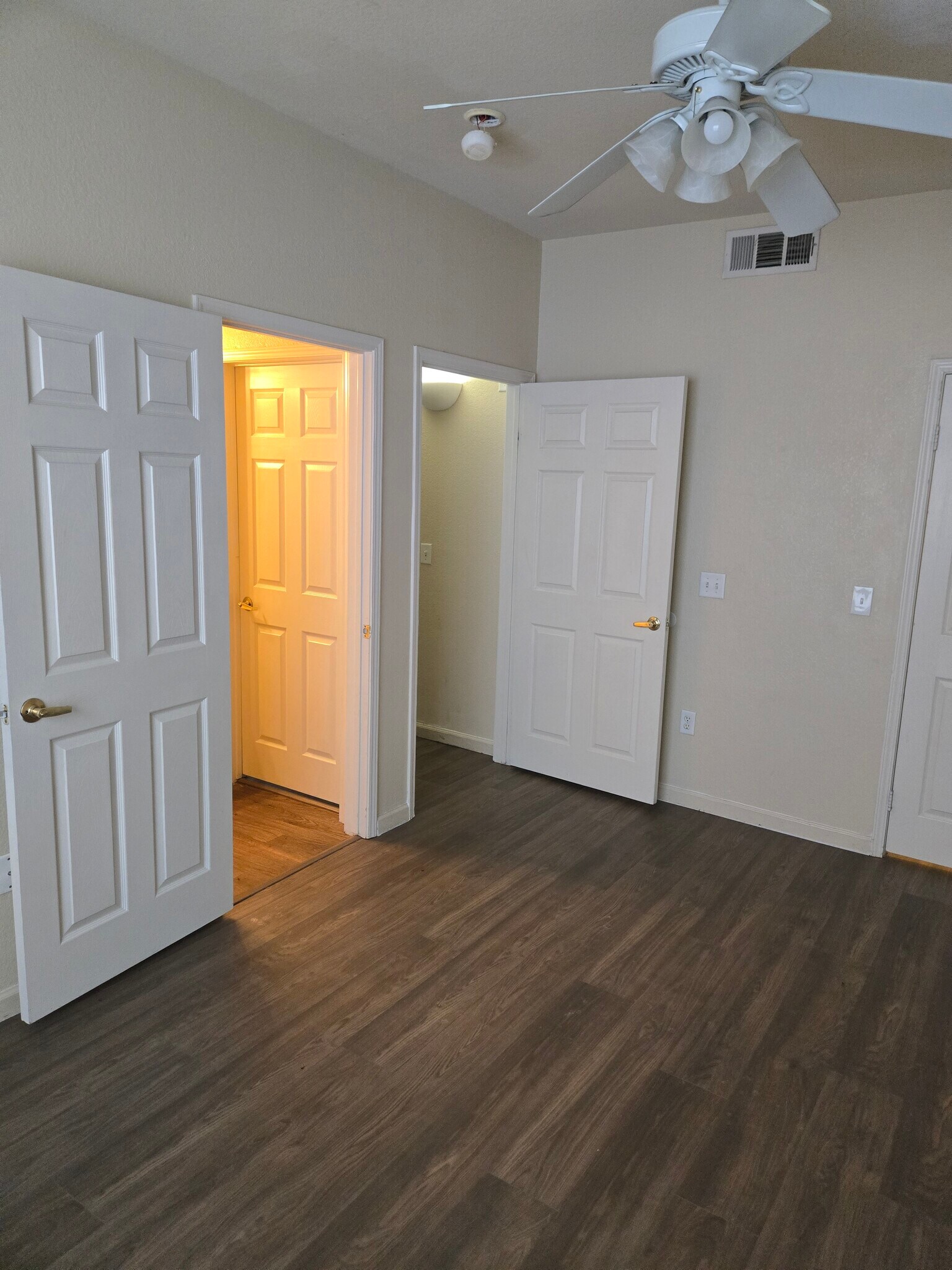 Building Photo - 10550 W Alexander Rd