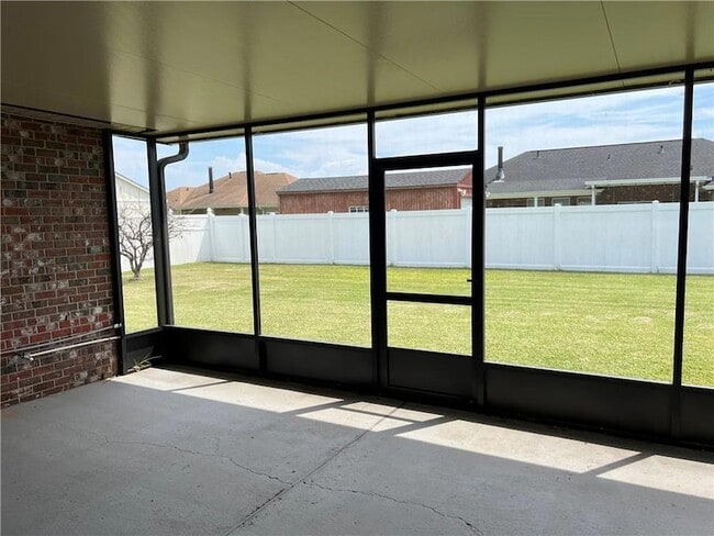 Building Photo - 102 Zachary Dr
