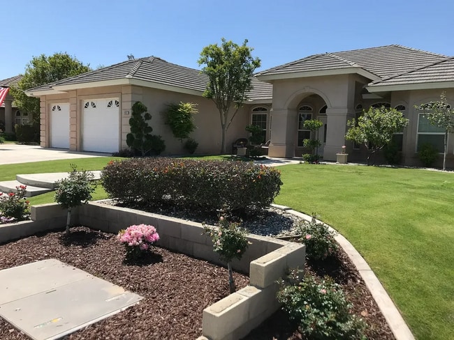 Primary Photo - West Bakersfield Custom Home for Rent!