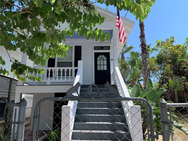 Primary Photo - 919 Avenue L