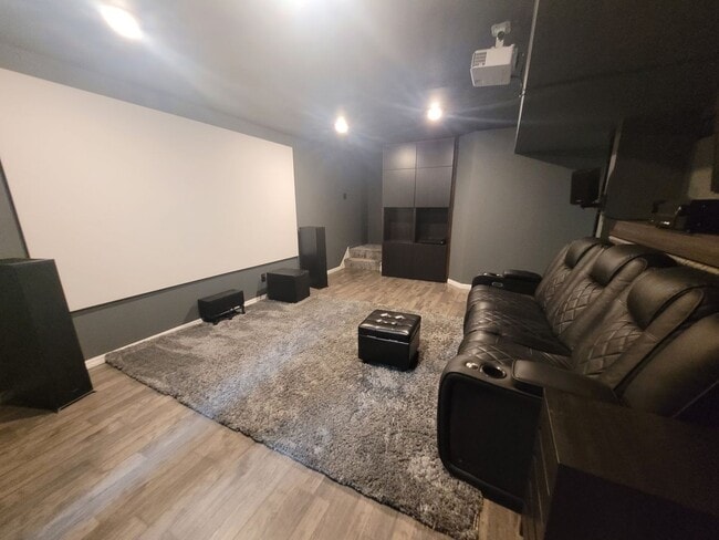 Building Photo - 2255 Vesterheim St