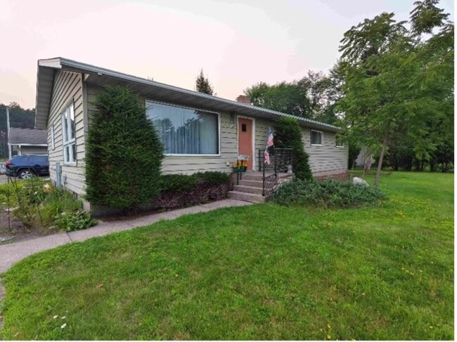 Building Photo - Click the “Apply Now” button or email wapmrentals@gmail.com for a prompt response.