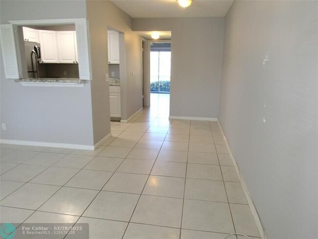Building Photo - 93 Tilford S