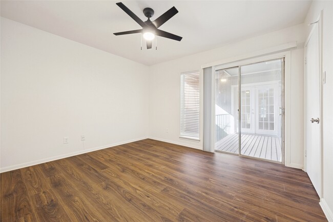 Building Photo - 705 Harold St